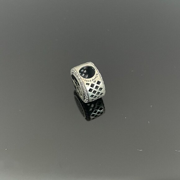 Pandora Disneyland Paris 30 Magical Years Exclusive Dangle Charm - Picture 4 of 6